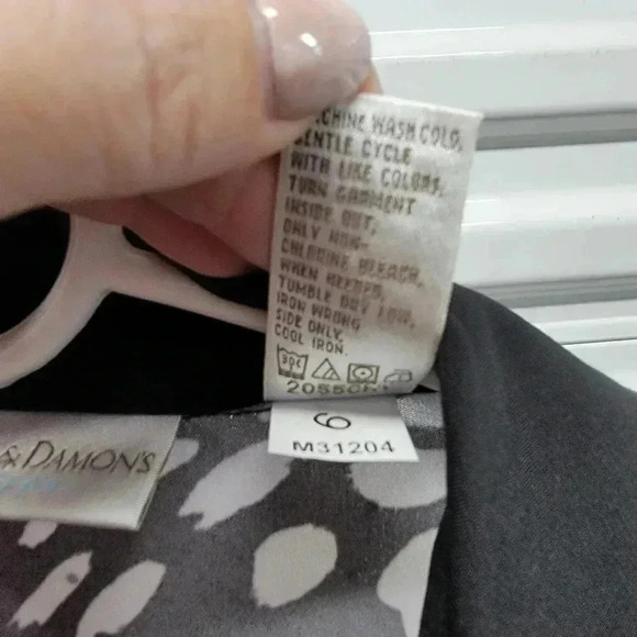 Draper's & Damon's Black and White Animal Print Shimmer Zip Front Jacket - Picture 7 of 7